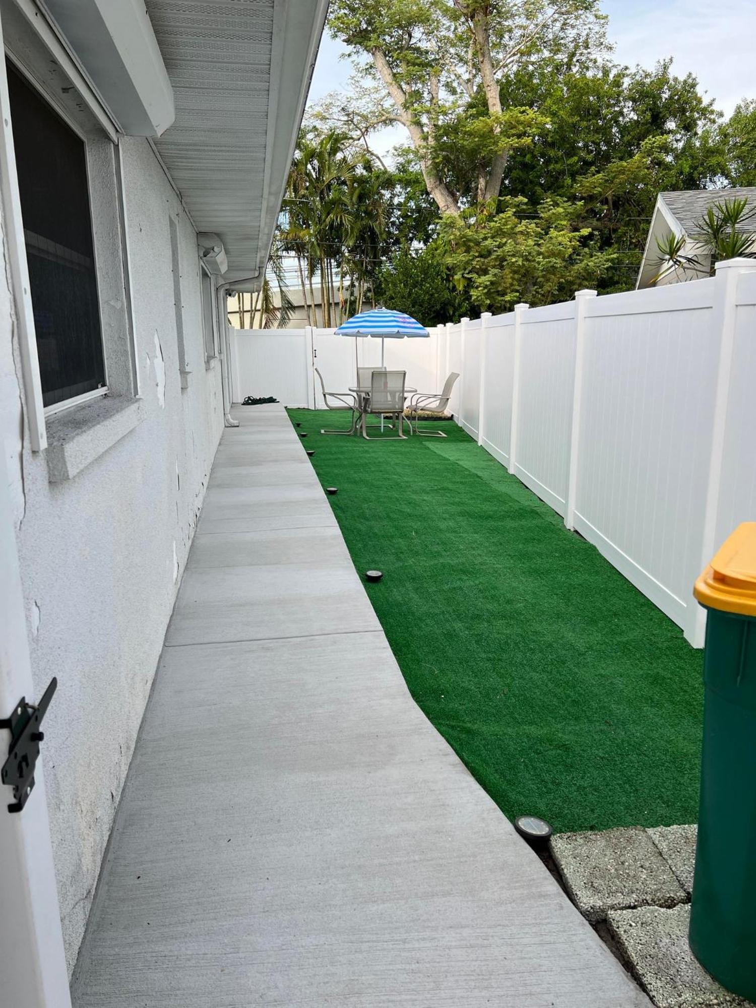 Cozy Private Studio W/Own Yard - 3Mi From Beach Seminole Exterior photo