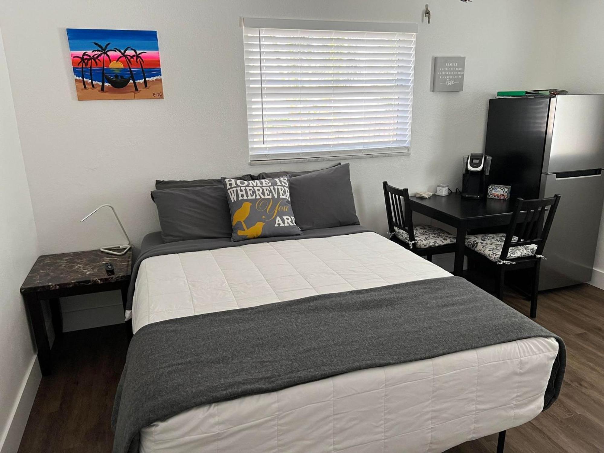 Cozy Private Studio W/Own Yard - 3Mi From Beach Seminole Exterior photo